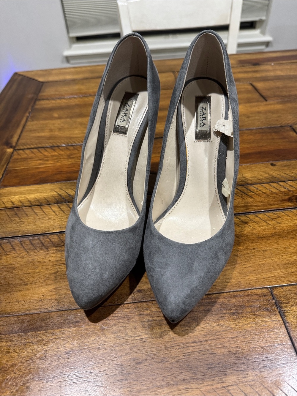 Zara Gray Suede Pointed-Toe Heels. Size 8.5.
